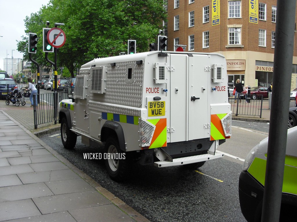 Armoured Land Rover Defender West Midlands Police BV58 WUE… Flickr