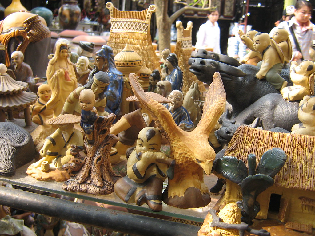 Figurines for sale at Bat Trang village market, April 2010… Flickr