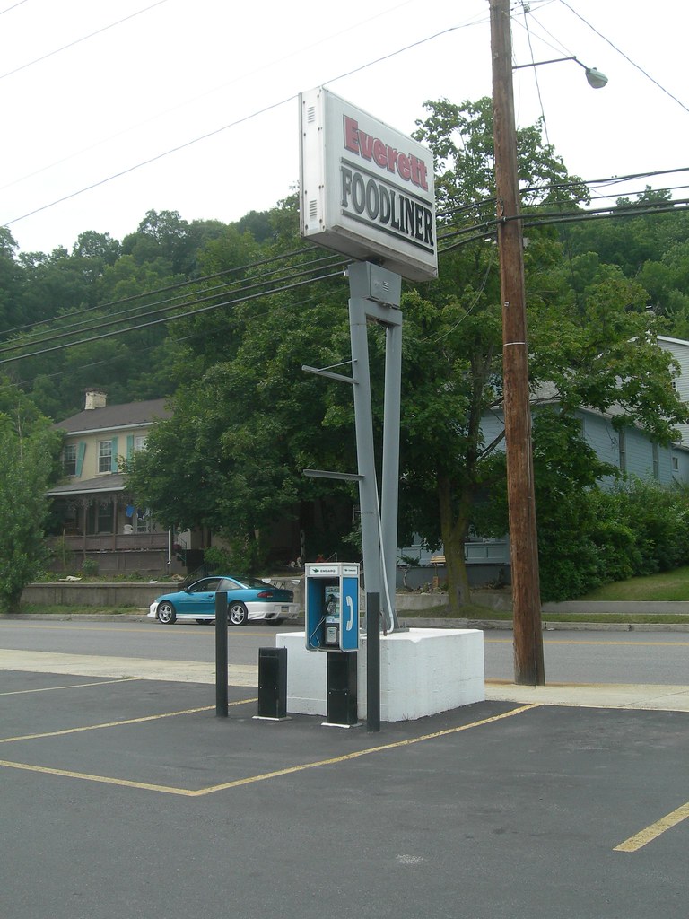 Everett Foodliner sign Everett, PA The Everett Foodliner… Flickr