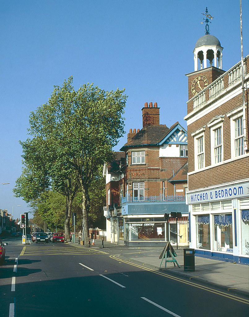 Chapel Ash, Wolverhampton, 1995 The former Boots chemist &… Flickr