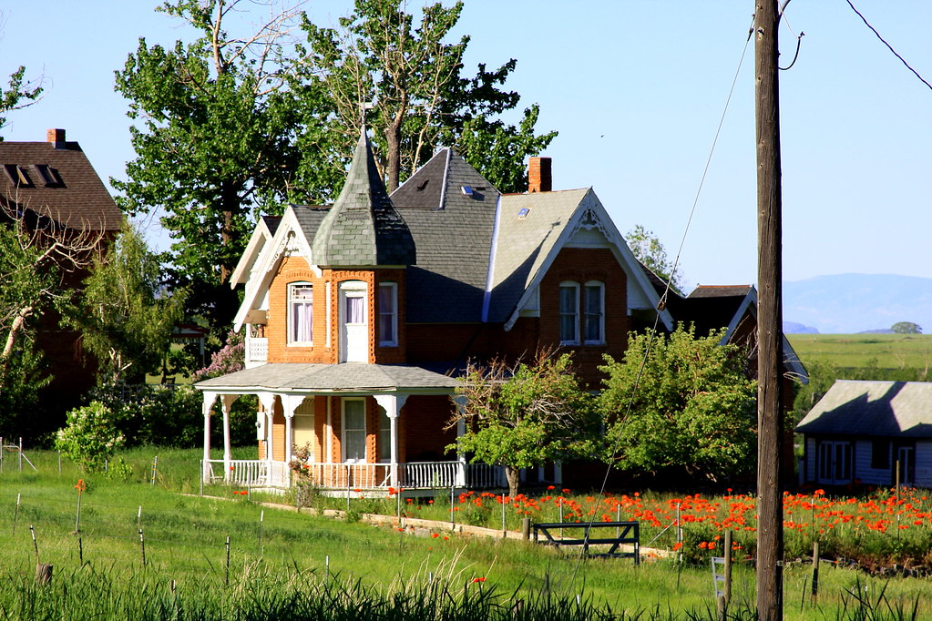 neat old house, Pony MT. Dave M Flickr