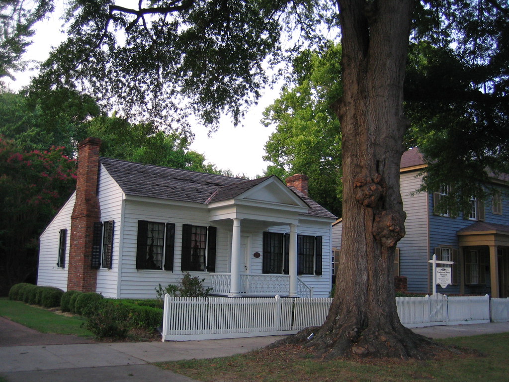 Dr. John Pemberton's house Home of the inventor of CocaCo… Flickr