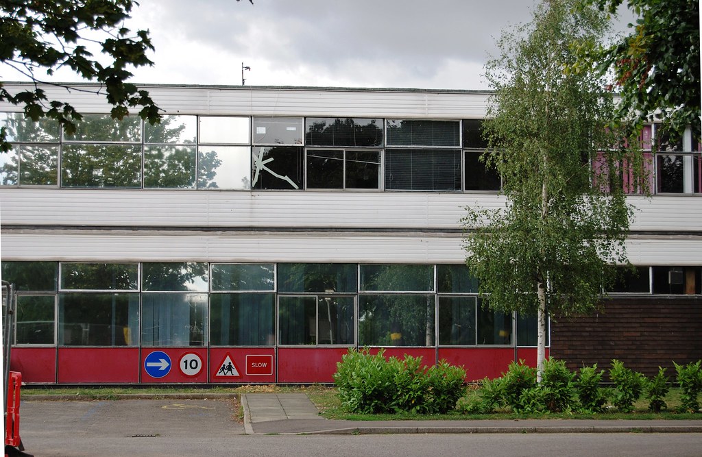 Thamesview School, Gravesend Just prior to demolition, now… Flickr