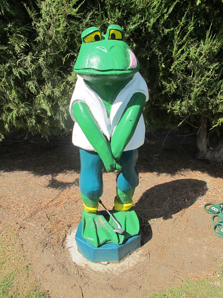 Milton Freewater Golf Frog Lady_Fox Flickr