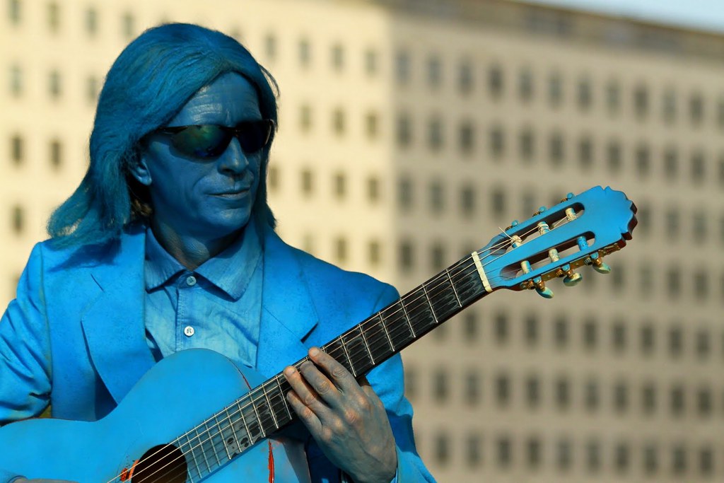 Blue Guitar Man on South Bank LONDON, UNITED KINGDOM SEP… Flickr