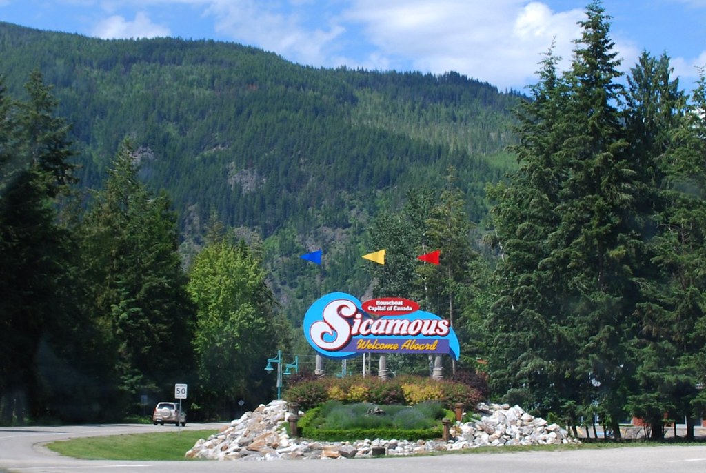 Sicamous, Houseboat Capital Of Canada cleofysh Flickr