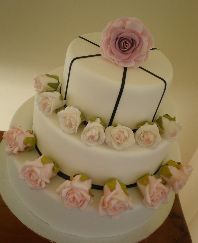 Dummy wedding cake This last week I've been working on a
