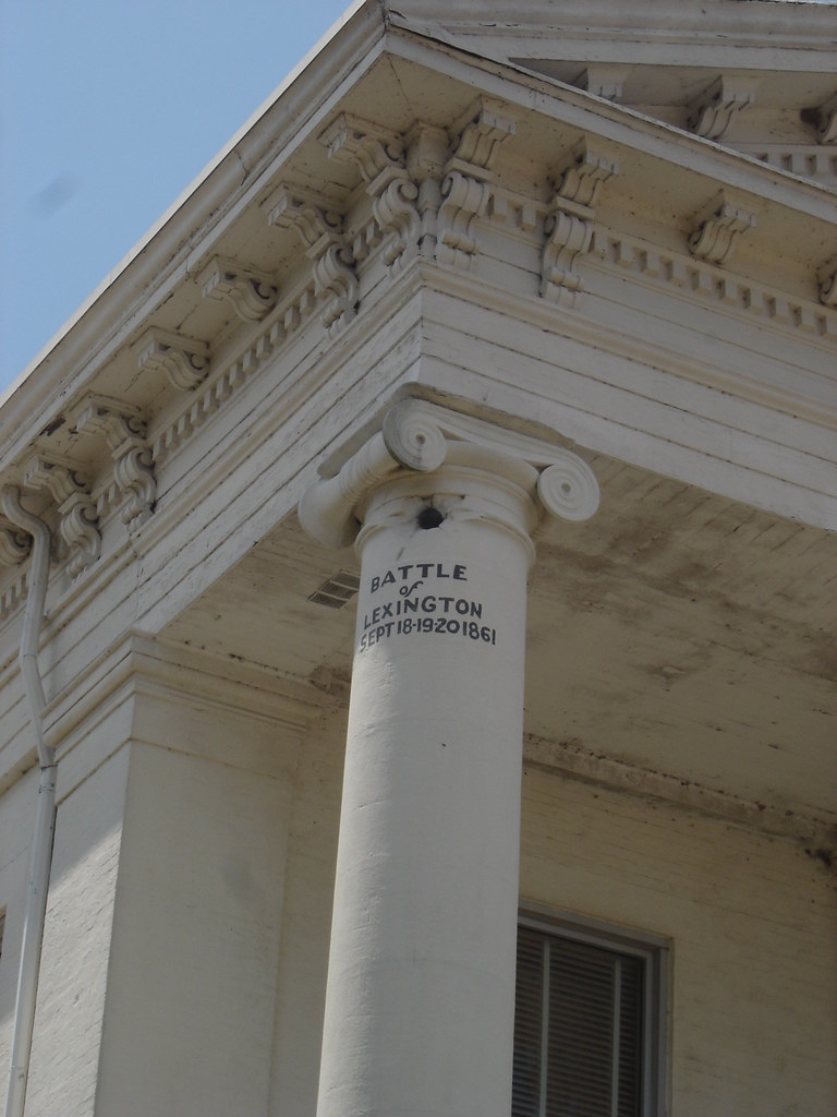Lexington, MO courthouse w/cannon ball hpscottie Flickr