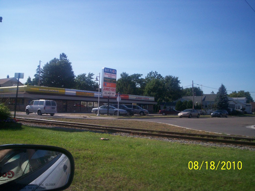 Former A&W, East Tawas, MI Believe it or not, this is a fo… Flickr