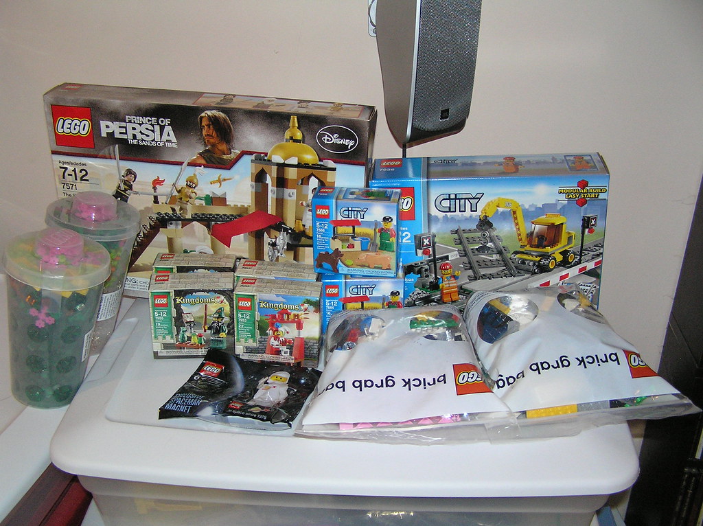 7/6/10 Lego Store Trip Our nearest store is in Burlington,… Flickr