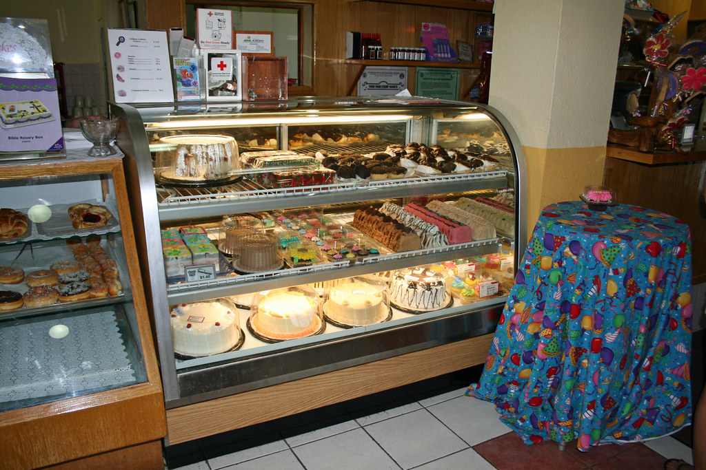 Saipan Herman's Bakery 01.07.10 117 Cakes and other goodi… Flickr