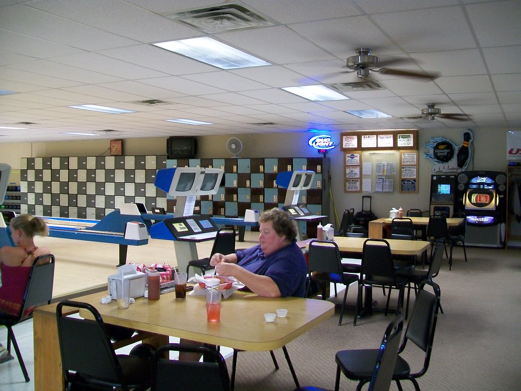 Lucky 6 Lanes Restaurant Marengo Iowa 81009 A favorite p… Flickr