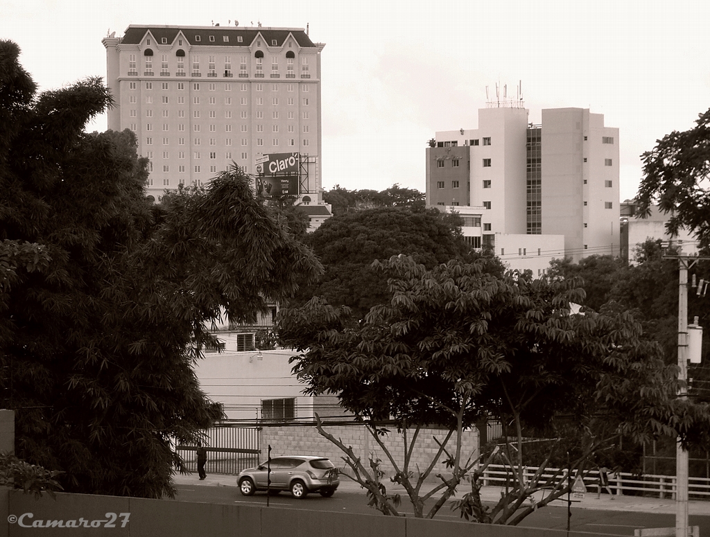 Colonia San Benito, San Salvador Vista panoramica de los h… Flickr