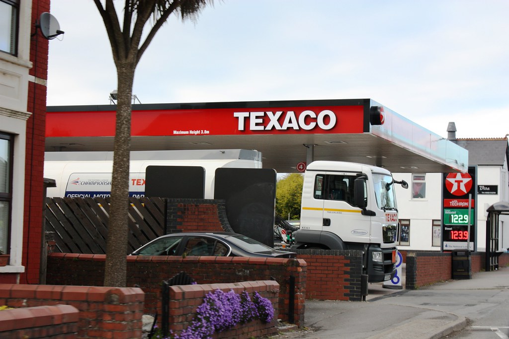 Texaco, Cardiff Road Dinas Powys South 2010. Flickr