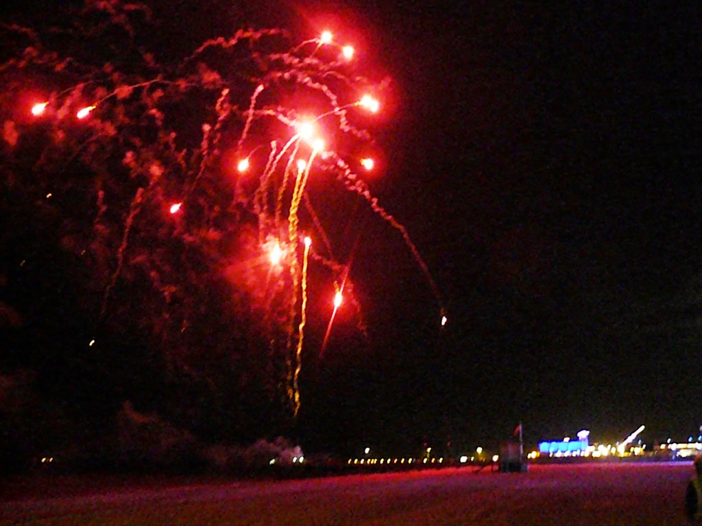 yarmouth seaside festival 2023 fireworks 18 Aug 2010 Great Yarmouth Beach Fireworks (5) A J Flickr