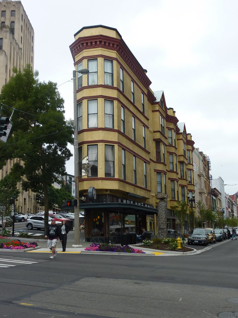 Broadway, Tully's a photo on Flickriver