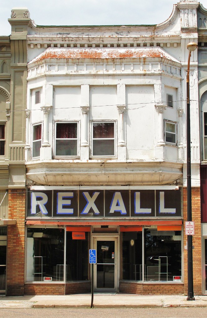 Rexall Edina, Missouri Former drug store on the courthou… Flickr