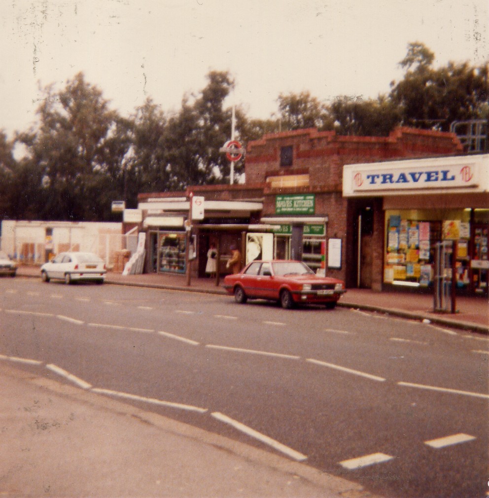Upminster Bridge station entrance The front entrance to Up… Flickr