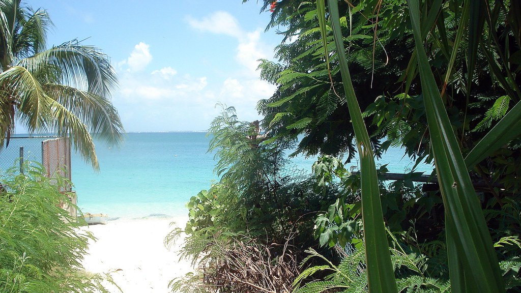 Baie de Grand Case Ger and Audrey Flickr