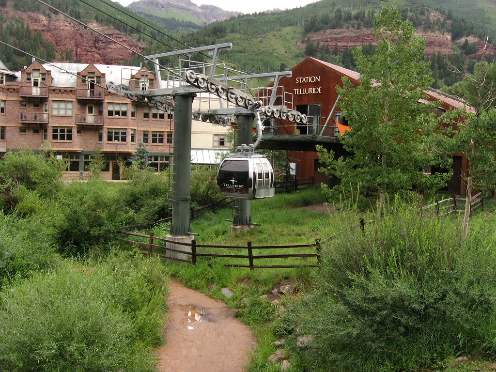 Free Gondola Lift from Telluride to Mountain Village, Colo… Flickr