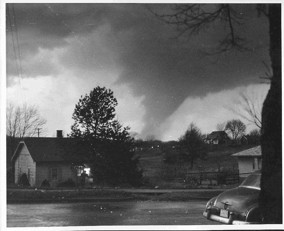 F5 Tornado Photo taken by Marvin Bueker of 908 Leonard Str… Flickr