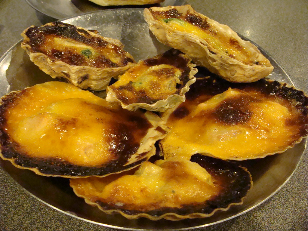 Oysters Motoyaki Japanese oysters baked in the shell at Ji… Flickr