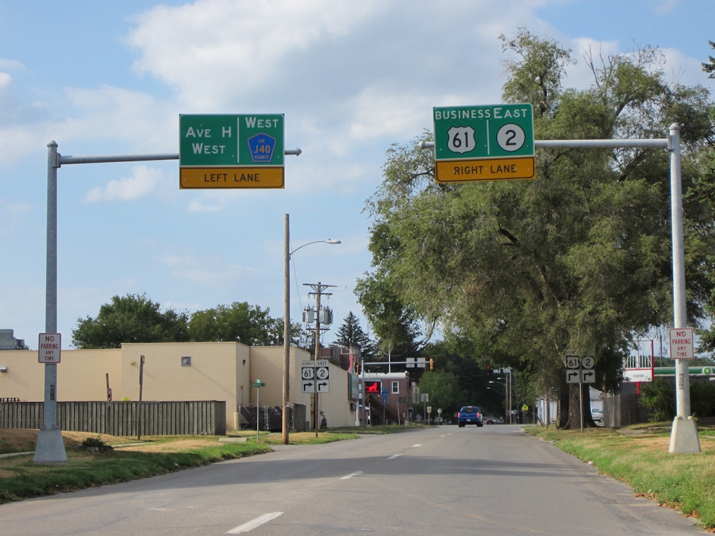 Fort Madison overhead signs Overhead signs in Fort Madison… Flickr