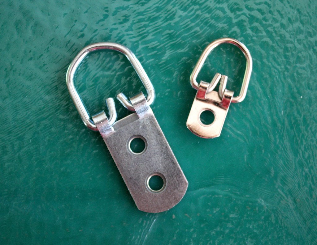 Drings This is an example of the hanging hardware that I … Flickr