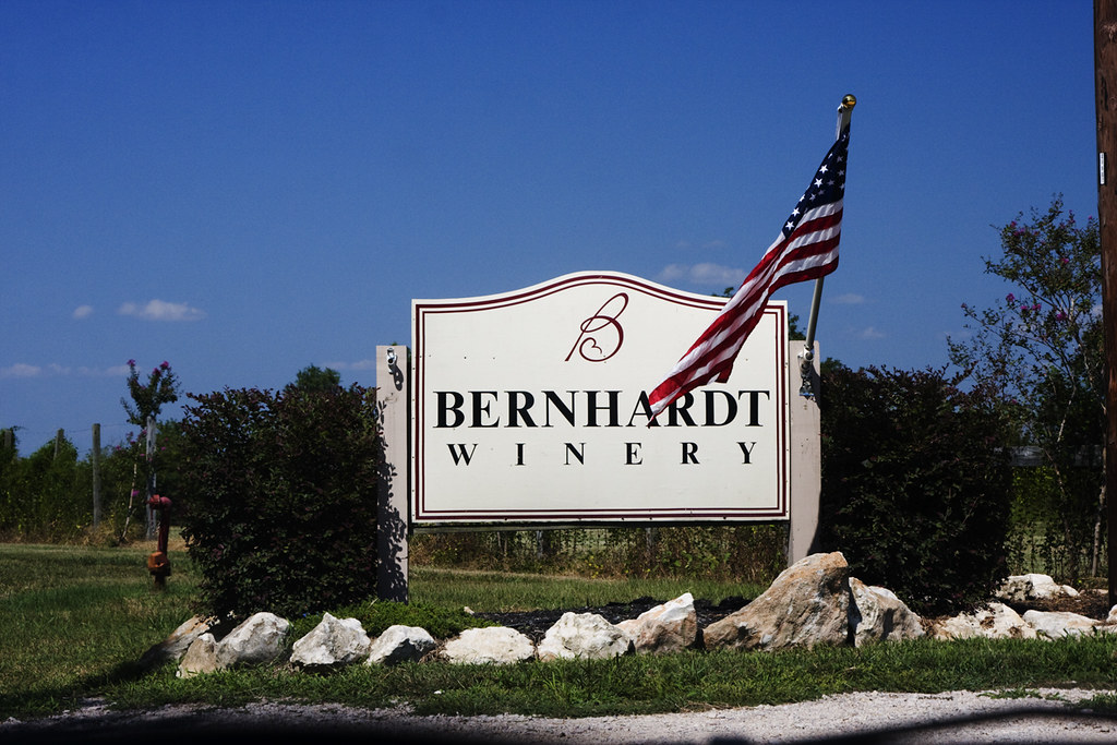 Bernhardt Winery Entrance 1 Trudy Flickr