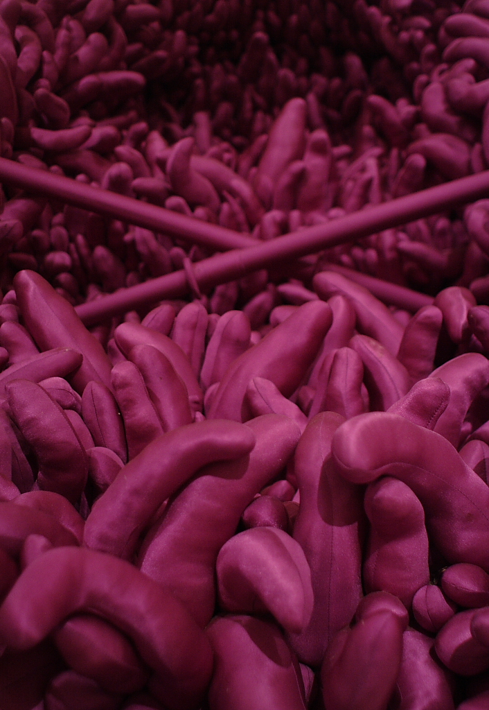 VIOLET OBSESSION. NEW YORK Violet Obssesion. Yayoi Kusama.… Flickr