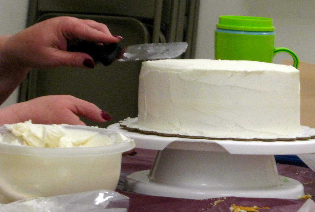 Icing cake K.S. Richardson Flickr