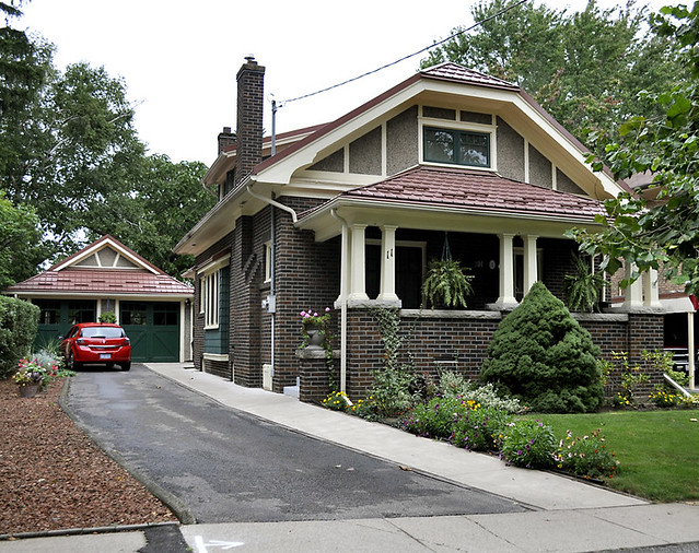 Matching garage, St Catharines, Ontario 11 Wolseley Ave. C… Flickr