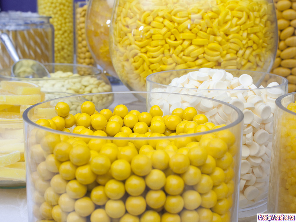 Yellow Candy Buffet CloseUp Yellow candy displays can be… Flickr