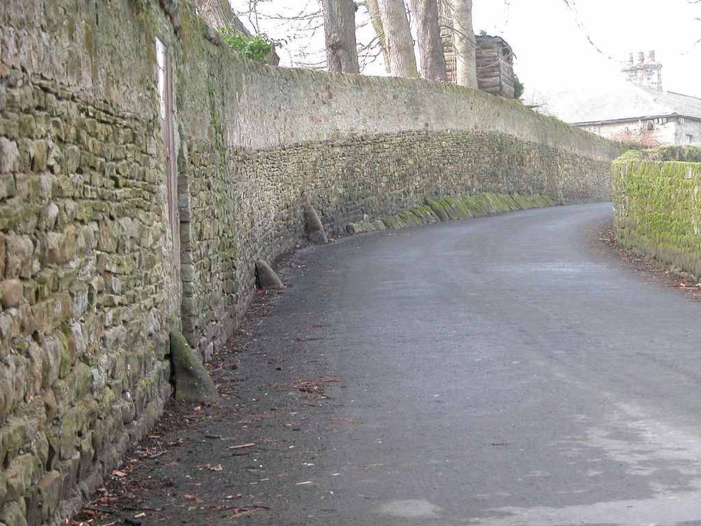 Low Mill Lane 2004 Wall behind Hallcroft Hall, showing 'ru… Flickr