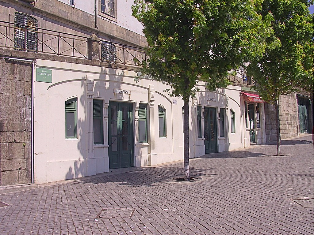 Public Toilets Porto Porto, also known as Oporto, is the s… Flickr