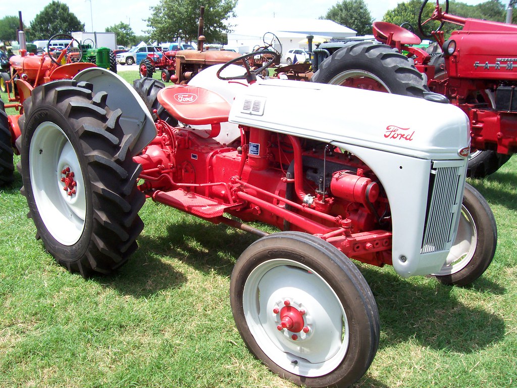 Ford 8N Moulton, TX 2010 FiremanRW Flickr
