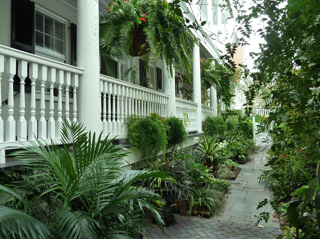 Charleston Garden Charleston had these pretty gardens ever… Flickr