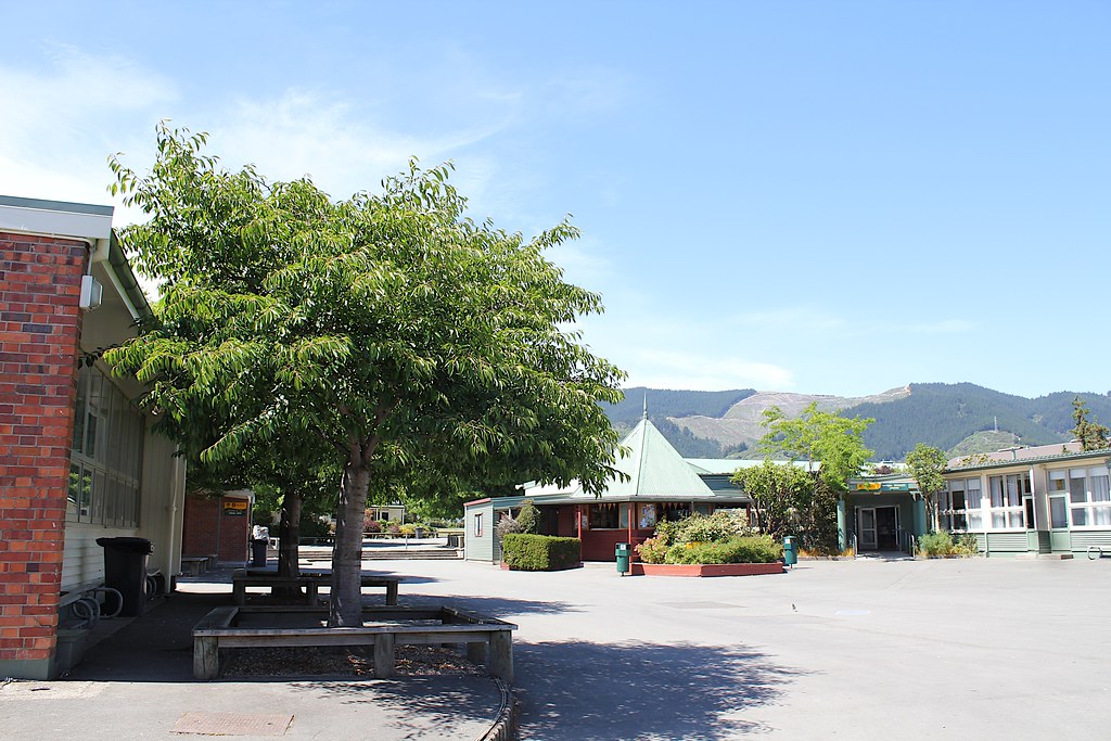 Waimea College campus Waimea College has approx. 1,500 stu… Flickr