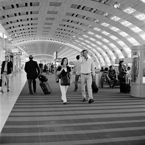 Departures Charles de Gaulle airport, Paris. Janne Moren Flickr
