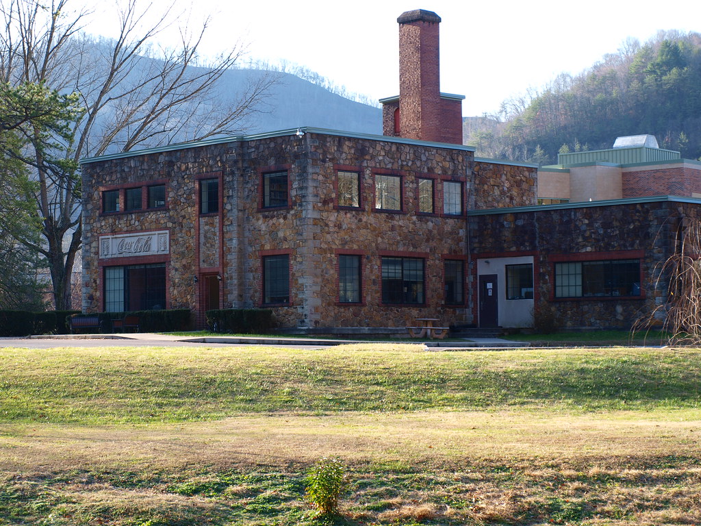 Coca Cola building, Whitesburg, Kentucky Bill Eichelberger Flickr
