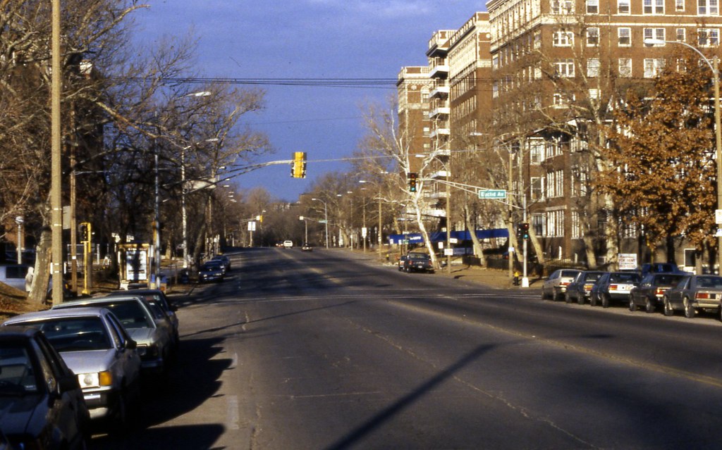 Lindell Blvd at Euclid Ave (1991) In The Corner of Lindell… Flickr