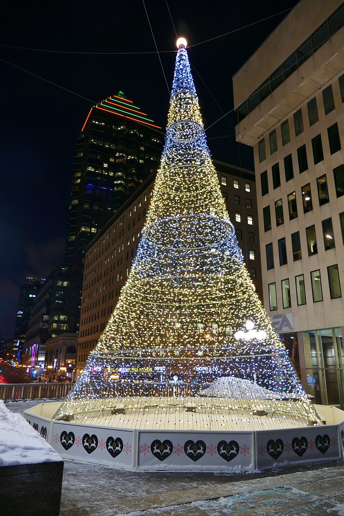 Panasonic FZ1000, Christmas Lights, Downtown Montréal, 18 … Flickr