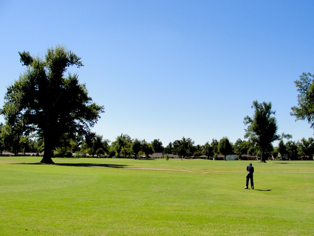 Blytheville Country Club It's such a beautiful day, perfec… Flickr