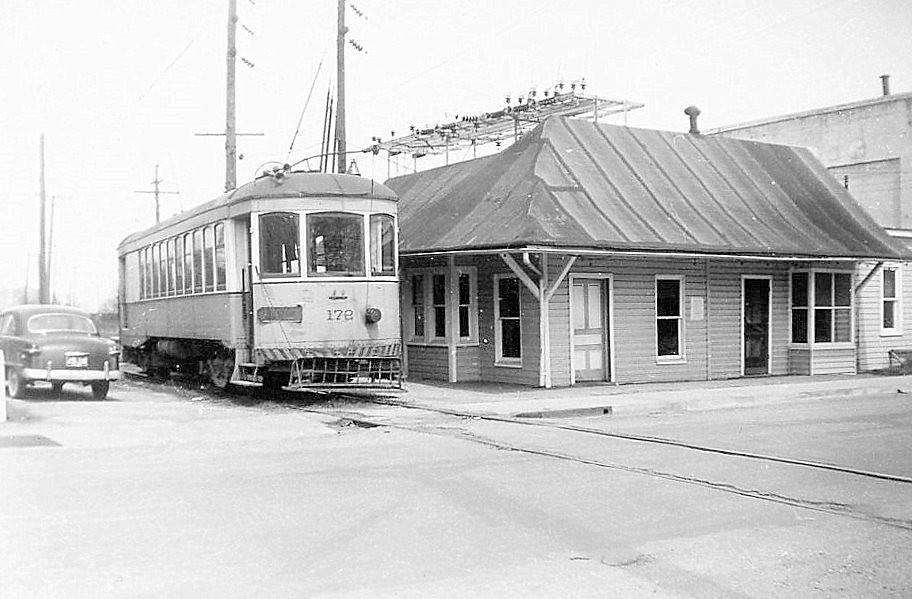 Hagerstown & Frederick 172 at Thurmont station 1952Apr Flickr