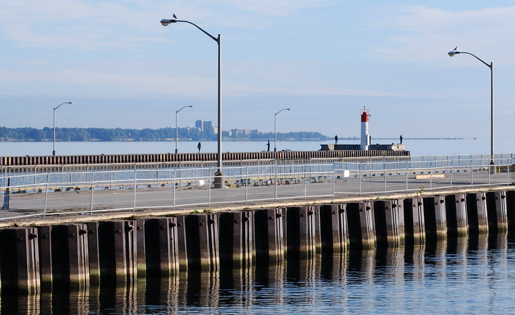 Burlington, Halton Region, Ontario, Canada Outer Pier Head… Flickr