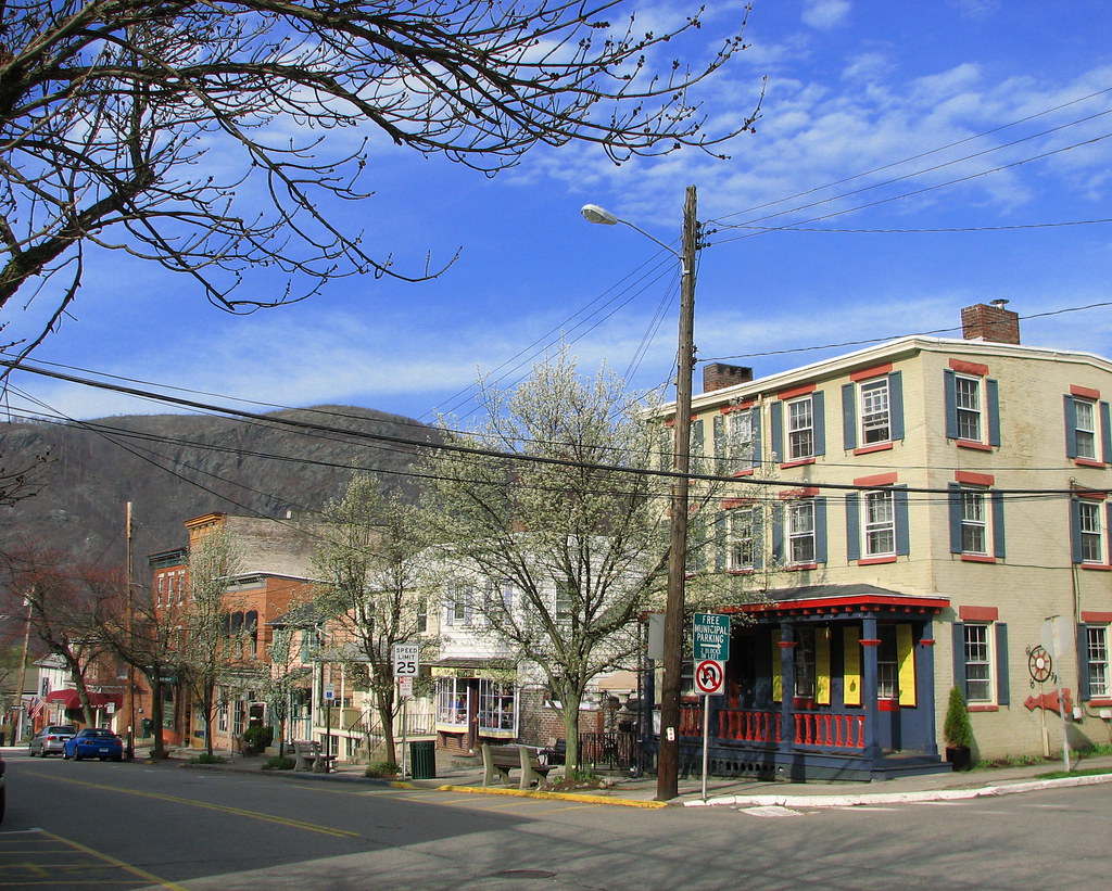 Cold Spring, NY Easter Sunday 2010 Had breakfast and wande… Flickr