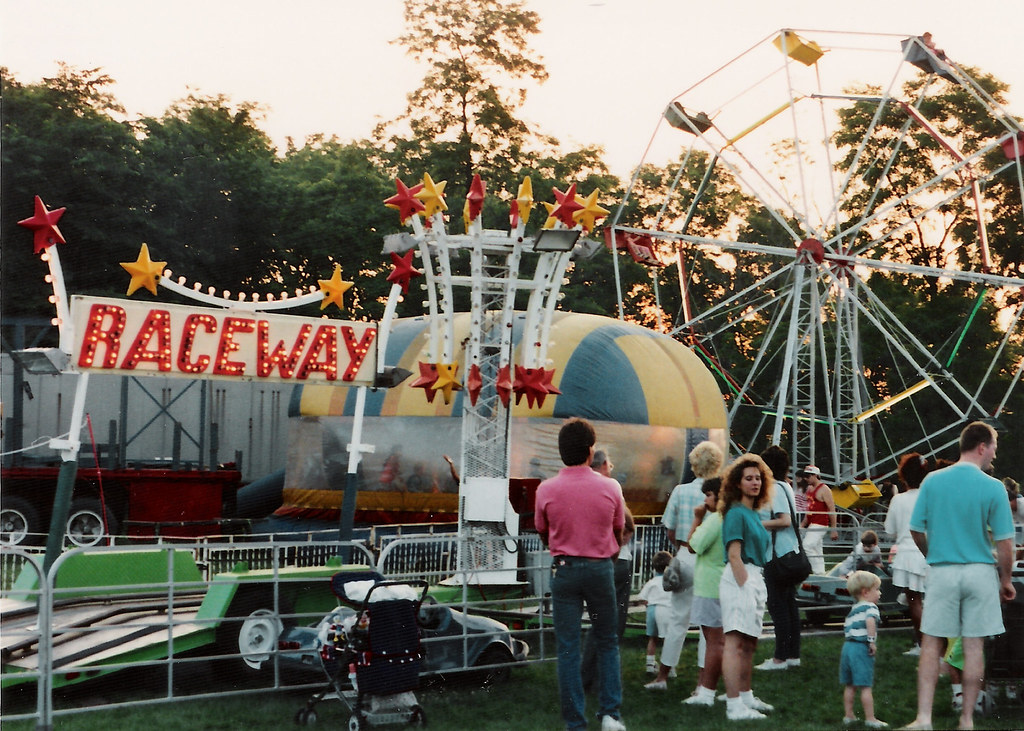 Deshler Amusements Midway Deshler Amusements Midway at a c… Flickr