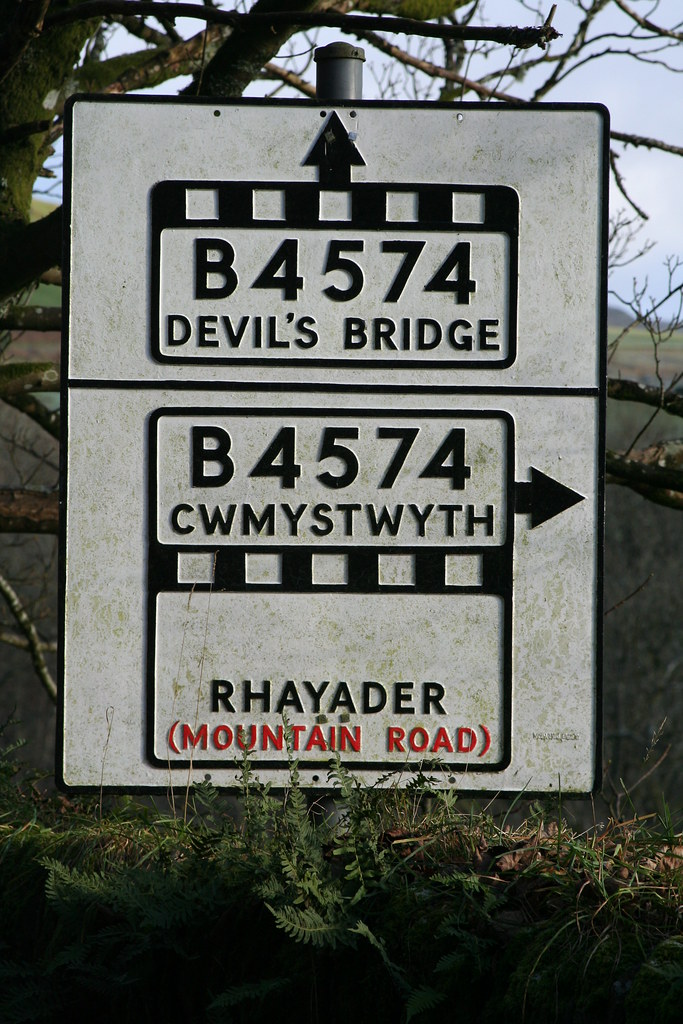 Pre Worboys Road sign B4574 Pre Worboys Road sign on B4574… Flickr