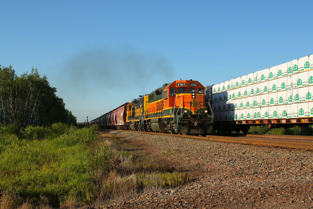 Kelly Lake Local BNSF 2167 Saunders, WI BNSF 2167 heads ou… Flickr