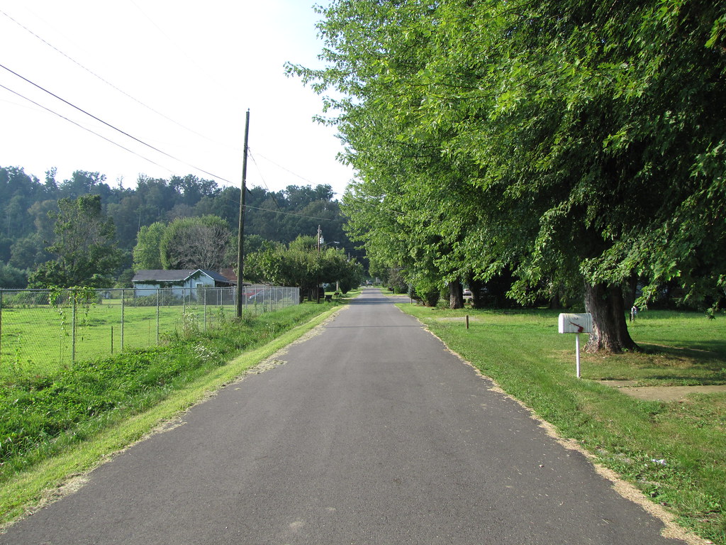 IMG_3490 Shady Lane in Minford, Ohio. Photo taken August 1… Flickr